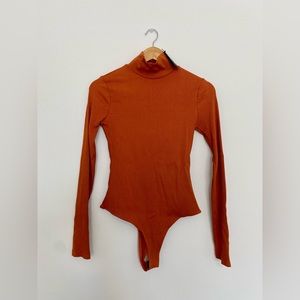 NWT Lulu’s Long Sleeve Turtleneck Bodysuit